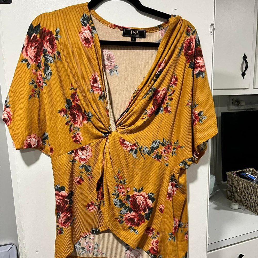 L&B FLORAL TOP